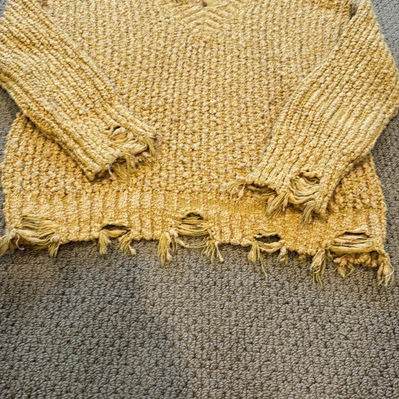 Wish list, distressed, knit sweater - Picture 5 of 6